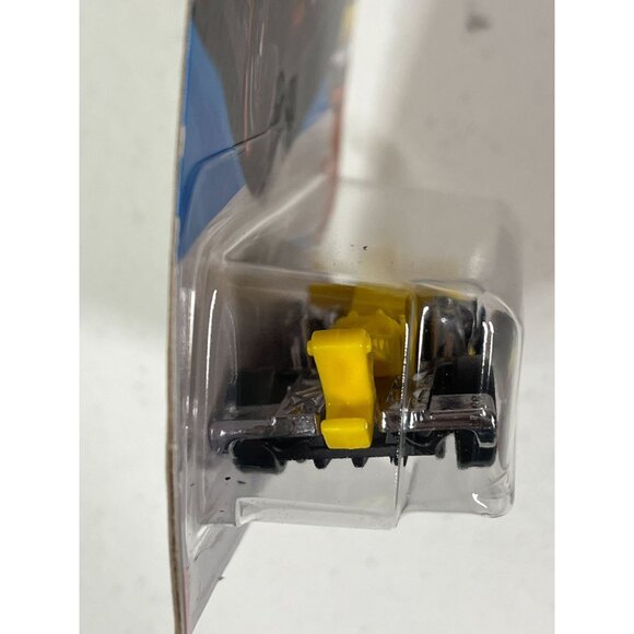 Hot Wheels 2025 Haulerback Yellow Tow Truck HW Hot Trucks Series New on Card - Picture 6 of 7
